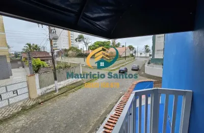 Sobrado em mongaguá, bairro vila atlântica, quadra da praia, 2 dormitórios, 2 banheiros e demais dependências, 2 vagas de garagem, visite!!