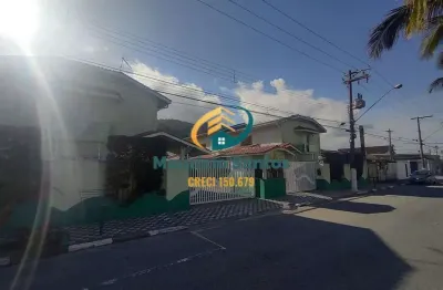 Sobrado em condomínio fechado em mongaguá, bairro vila são paulo, 2 dormitórios, lavabo, condomínio com espaço grill, próximo ao centro da cidade