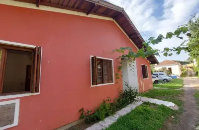 Casa com 2 dormitórios para alugar no bairro Vila Nova zona sul de Porto Alegre/