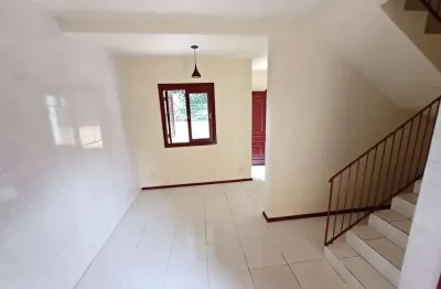 Casa com 2 dormitórios para alugar de 50 m² para locação no bairro cavalhada, zo