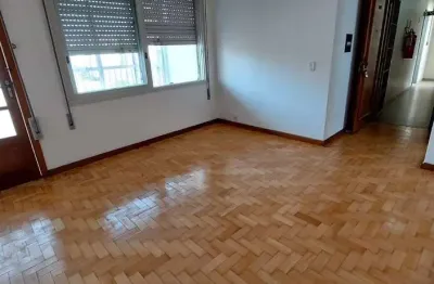 Apartamento 2 dormitórios com vaga no centro de porto alegre para locação.