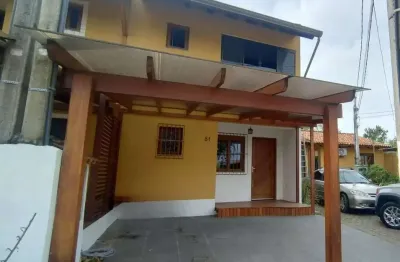 Casa em condomínio com piscina pars locação no bairro hípica zona sul de porto a