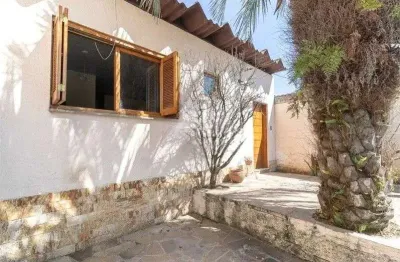 Casa 4 dormitórios para locação no bairro Tristeza , zona sul de Porto Alegre, R