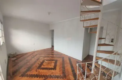 Apartamento cobertura  com 2 dormitórios para alugar no bairro Menino Deus - Por