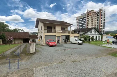 Terreno à venda no Anita Garibaldi, Joinville 