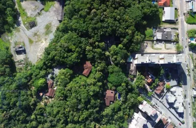 Terreno à venda no Anita Garibaldi, Joinville 