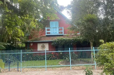 Casa com 4 quartos para alugar no América, Joinville 