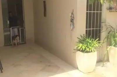 Casa à venda na praça saturnino de brito, 41, getúlio vargas, aracaju por r$ 450.000