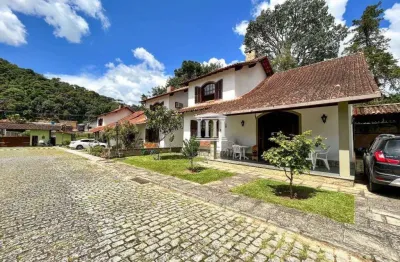 Casa com 3 dormitórios à venda, 171 m² por r$ 950.000,00 - várzea - teresópolis/rj