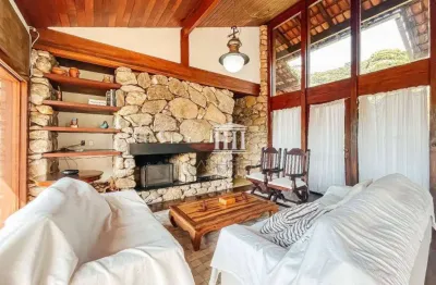 Casa com 4 dormitórios à venda por r$ 2.100.000,00 - comary - teresópolis/rj