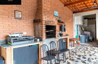 Casa em são paulo-sp, jardim são carlos: 4 quartos, 3 suítes, 2 salas, 3 banheiros, 5 vagas, 250m²!