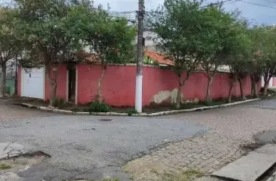 Casa à venda em São Paulo - Vila Santa Terezinha (ZN) com 3 quartos, 2 banheiros e 5 vagas de garagem!