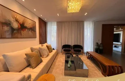 Venha se encantar com essa deslumbrante casa de alto padrão, disponível por apenas r$4.700.000,00!
