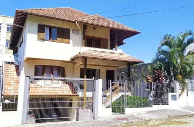 Casa para venda em florianópolis, trindade, 4 dormitórios, 2 suítes, 5 banheiros, 4 vagas