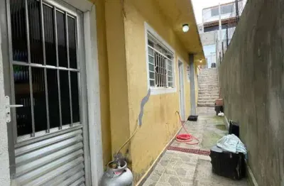 Casa sobrado à venda em terra preta – ótima localização e muito espaço!