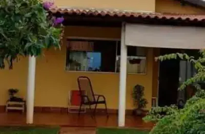 Casa com 2 quartos à venda no Centro, Dumont 