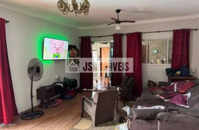 Casa com 3 quartos à venda no Centro, Dumont