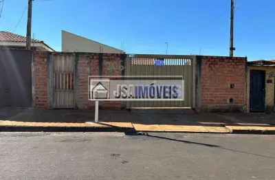 Casa com 3 quartos à venda no Centro, Pradópolis 