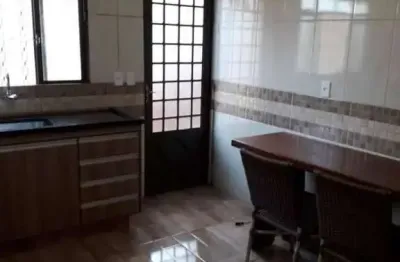 Casa com 2 quartos à venda no Centro, Dumont 