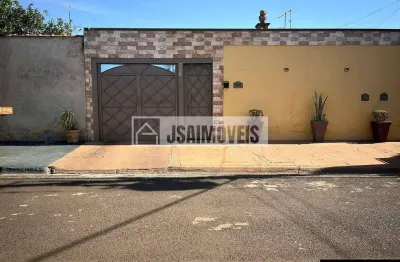 Casa com 4 quartos à venda no Centro, Pradópolis 