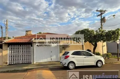 Casa com 6 quartos à venda no Centro, Pradópolis 