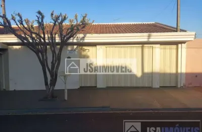 Casa com 3 quartos à venda no Centro, Pradópolis 