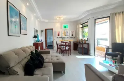 Apartamento charmoso. bem localizado. possui varanda e vista livre.