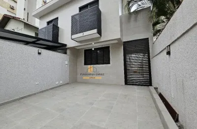 Sobrado residencial, tudo novo com jacuzzi e churrasqueira.