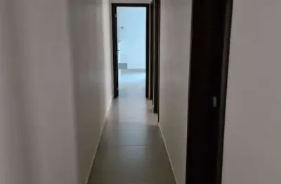 Apartamento sem condomínio com 3 dormitórios sendo 1 suíte e 2 vagas de garagem.