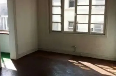 Salas Comercial à venda na Santa Efigênia no Edifício Josephina Paula Leite Nogueira Ferraz com 102m²