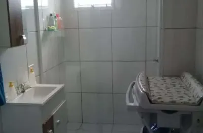 2 quartos, sala de estar, sala de jantar, cozinha aberta, banheiro com box, lavanderia, janelas com rede, próximo da estação colonial do monotrilho pr