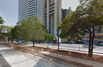 Conj comercial de 140 m² próximo a estações e comércios