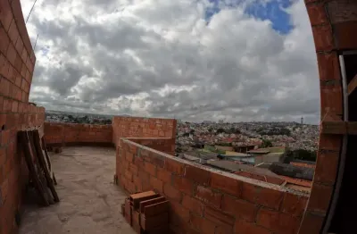 Apartamento sem condomínio com 2 dormitórios. Possui 1 vaga de garagem.