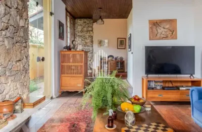 Casa à venda em são paulo-sp, vila madalena: 3 quartos, 1 suíte, 3 salas, 2 banheiros, 2 vagas, 200m². confira!