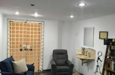 Planalto paulista- casa de 235m² 5 dormitórios (1 suite), cozinha, 3 ambientes e 2 banheiros.