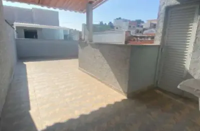 Cobertura com excelente acabamento, possui 2 dormitórios, sala, cozinha e 1 vaga de garagem.