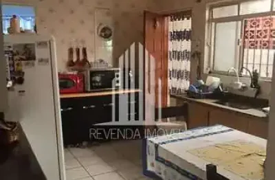 Casa Comercial à Venda em São Paulo-SP, Cidade São Mateus: 4 Quartos, 1 Banheiro, 2 Vagas, 175m². Aproveite!