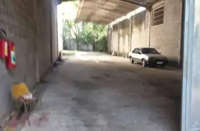 Alugo galpão 600m² 3 vagas parque assunção taboão da serra - sp