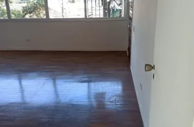 Apartamento amplo e espaçoso em aréa nobre de são josé dos campos.