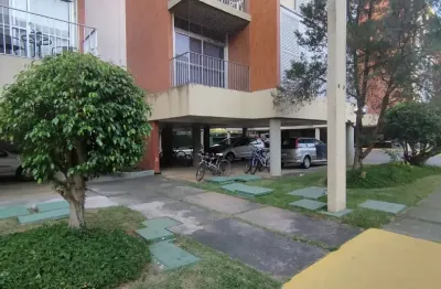 Imovel com 3 dormitorios sendo uma suite, com duas vagas de garagem, com otima localização.