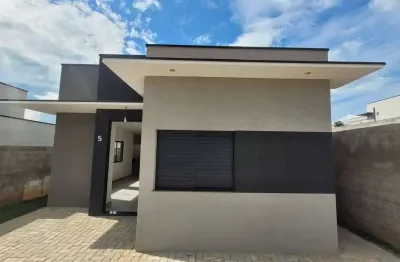 Casa a venda no condomínio alphaville no centro de piracaia sp com 80 m².