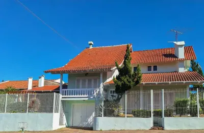 Casa de alvenaria à venda no bairro centenário  espaço, conforto e qualidade em cada detalhe!