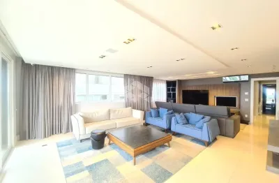 Apartamento mobiliado, com 3 suítes e 4 vagas, no Exposição.