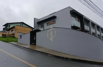 Casa geminada triplex em santa catarina, joinville/sc