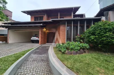 Sobrado com 2 suíte(s) mais 3 quarto(s) à venda no bairro atiradores em joinville, de r$ 1.790.000.00 por r$1.700.000,00