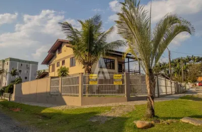 Casa com 4 quartos à venda na alfredo rusins, --, boehmerwald, joinville, 371 m2 por r$ 990.000