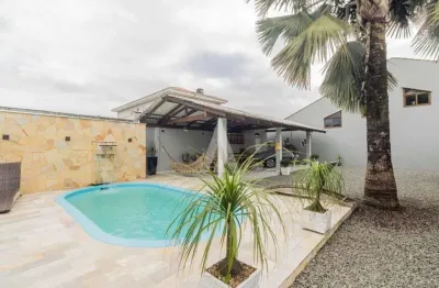 Casa com 1 suíte(s) mais 2 quarto(s) à venda no bairro Nova Brasília em Joinville, por R$ 1.500.000.00.