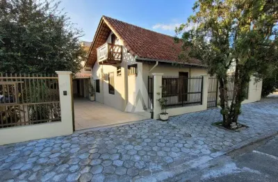 Casa com 3 quartos à venda na rua castro alves, --, saguaçu, joinville, 223 m2 por r$ 850.000