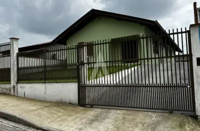 Casa com 4 quartos à venda na mario arins caldeira, --, floresta, joinville, 232 m2 por r$ 700.000