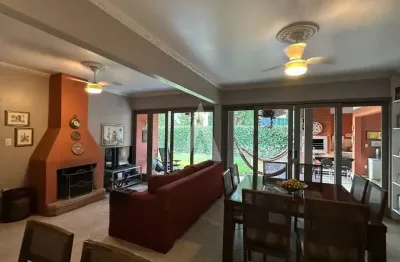 Casa com 3 quartos à venda na rua camboriú, --, glória, joinville, 214 m2 por r$ 2.500.000